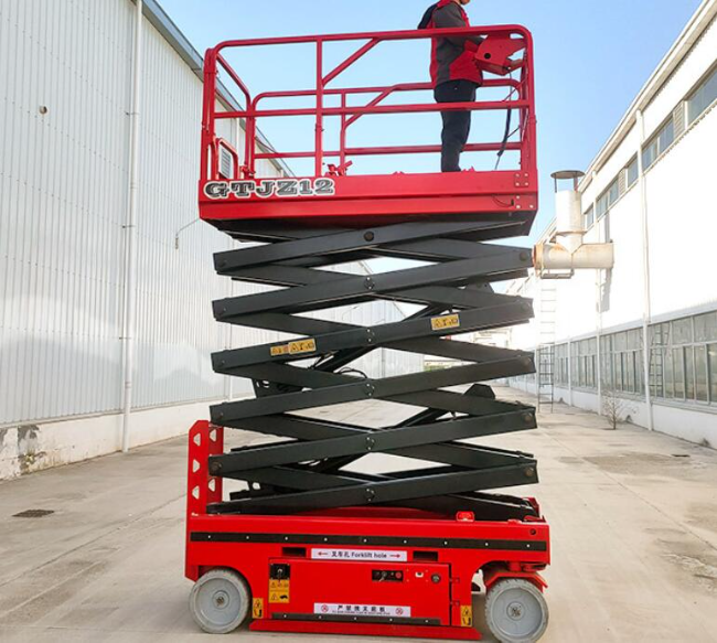 台前自行走移动式升降机